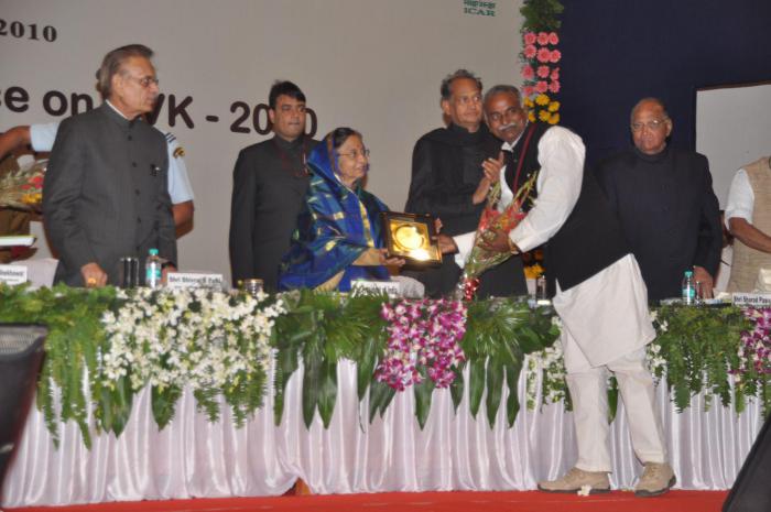 Padmashree Shri Chandra Shekhar Singh Ji awarded by Former President of India Smt. Pratibha Patil